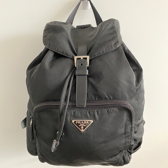 100% authentic PRADA Tessuto Vela Nero
classic medium backpack - Picture 1 of 16